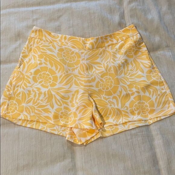 Loft Pull on Floral Shorts - Picture 3 of 4